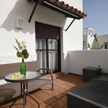 Amplio Tranquilo Y Confortable Apartamento En Golf Hills Estepona
